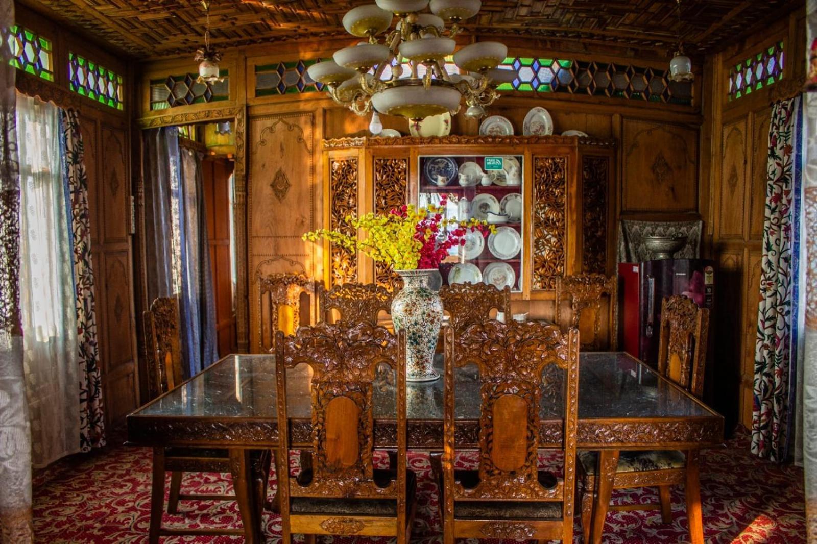 House Boat New Manora Bed & Breakfast Srīnagar Екстериор снимка