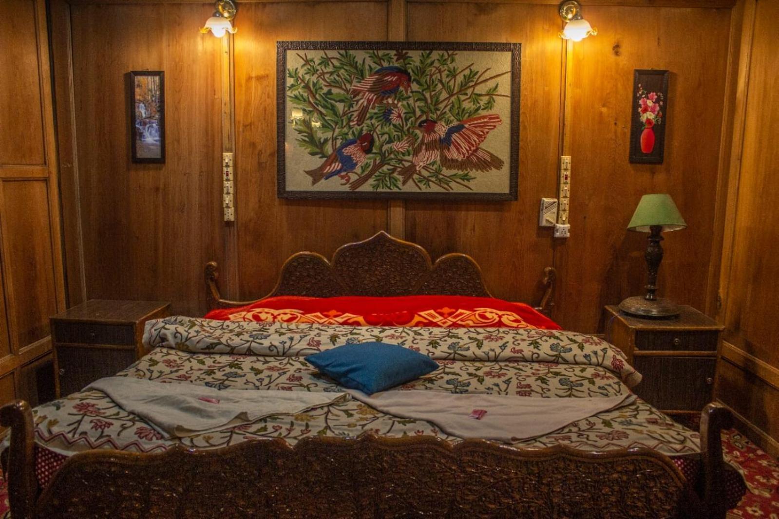 House Boat New Manora Bed & Breakfast Srīnagar Екстериор снимка