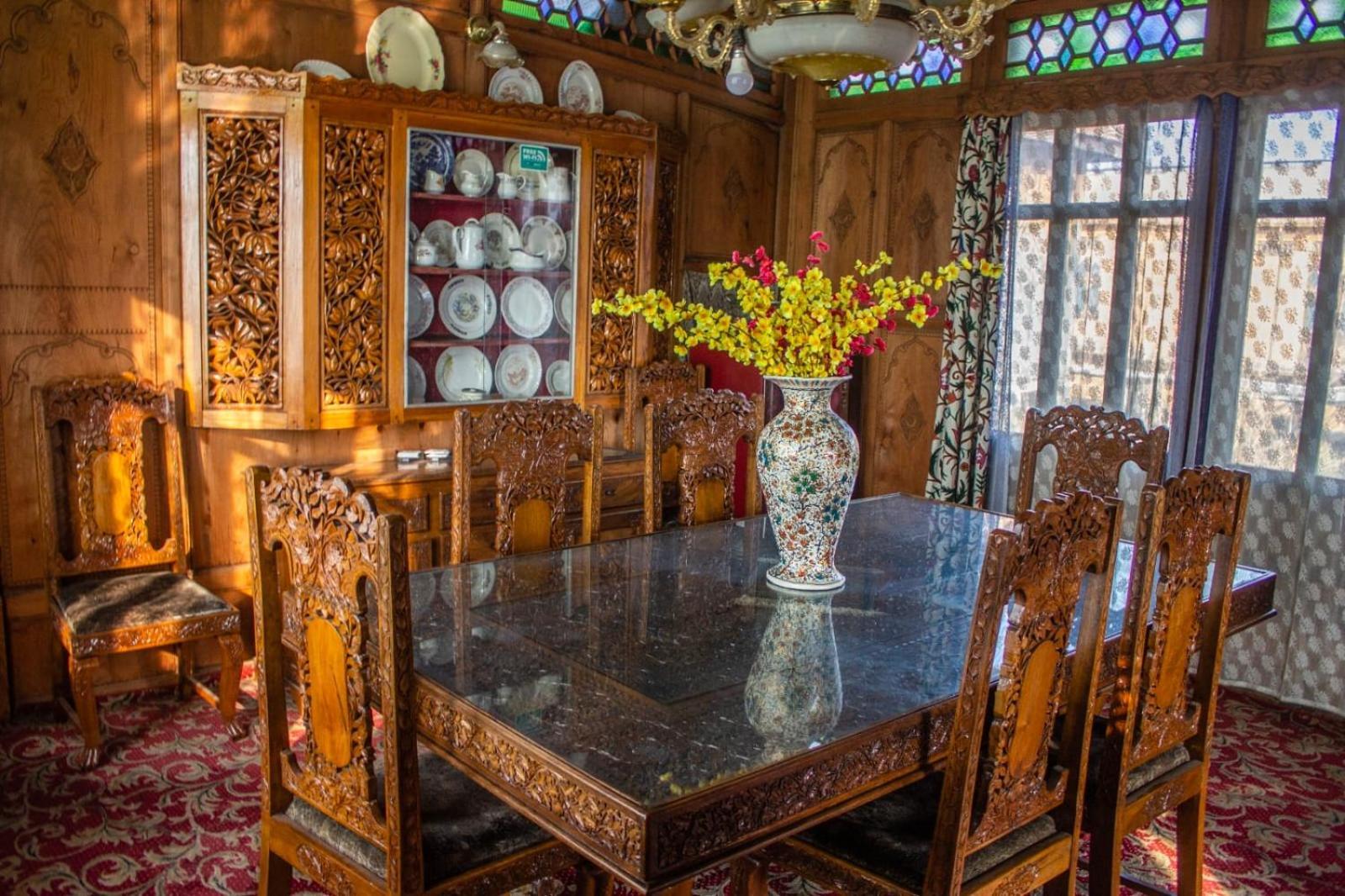 House Boat New Manora Bed & Breakfast Srīnagar Екстериор снимка