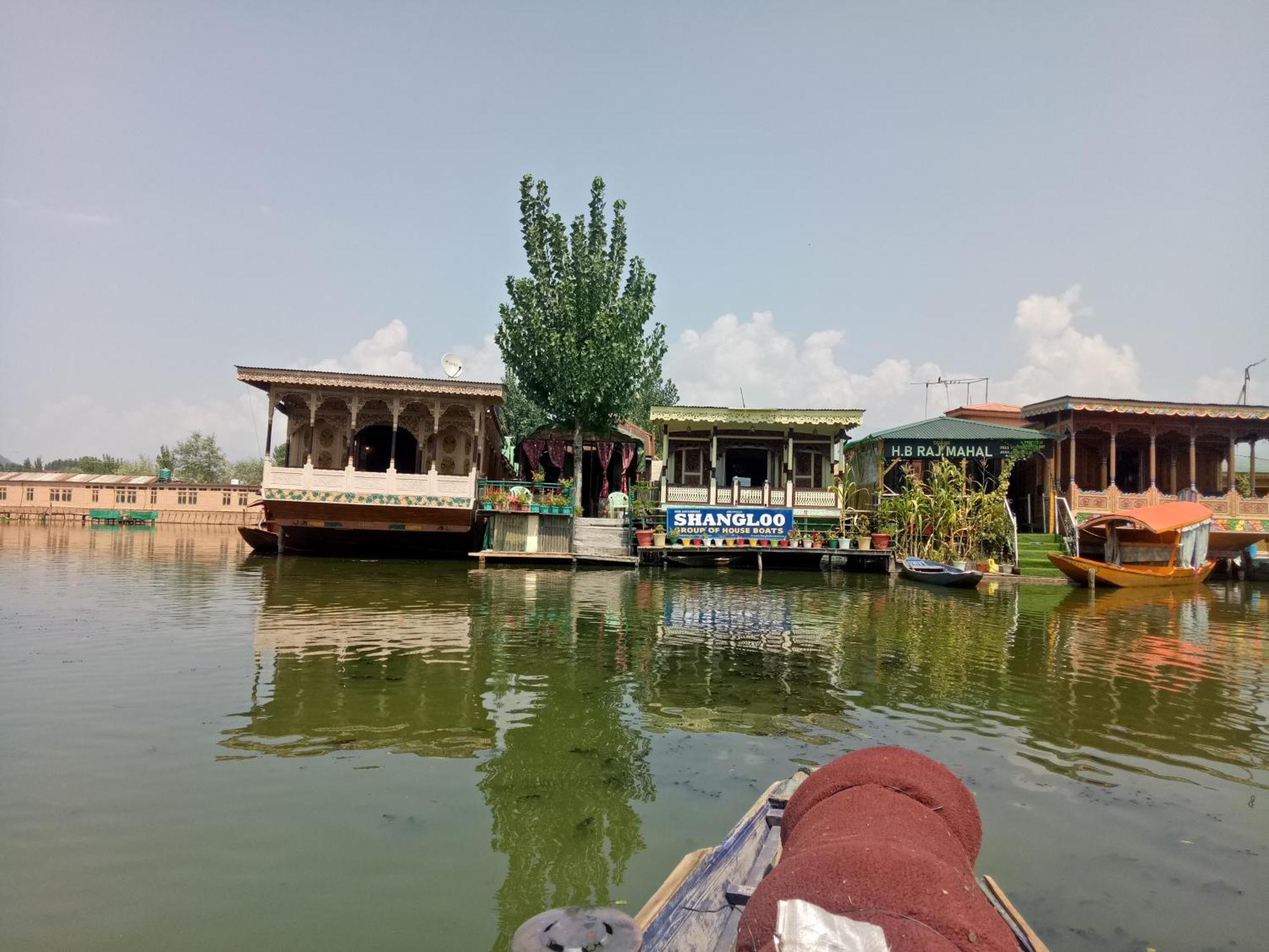 House Boat New Manora Bed & Breakfast Srīnagar Екстериор снимка