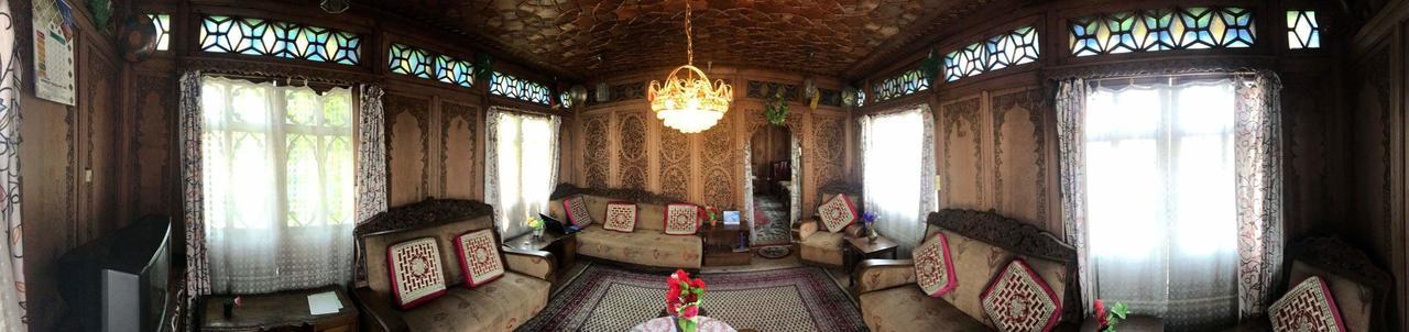 House Boat New Manora Bed & Breakfast Srīnagar Екстериор снимка